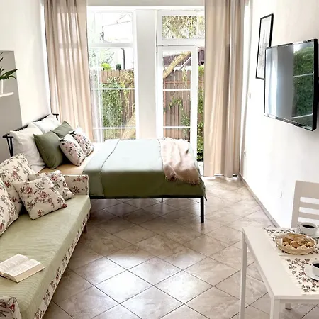 Daire Mestiansky Dom 2 *